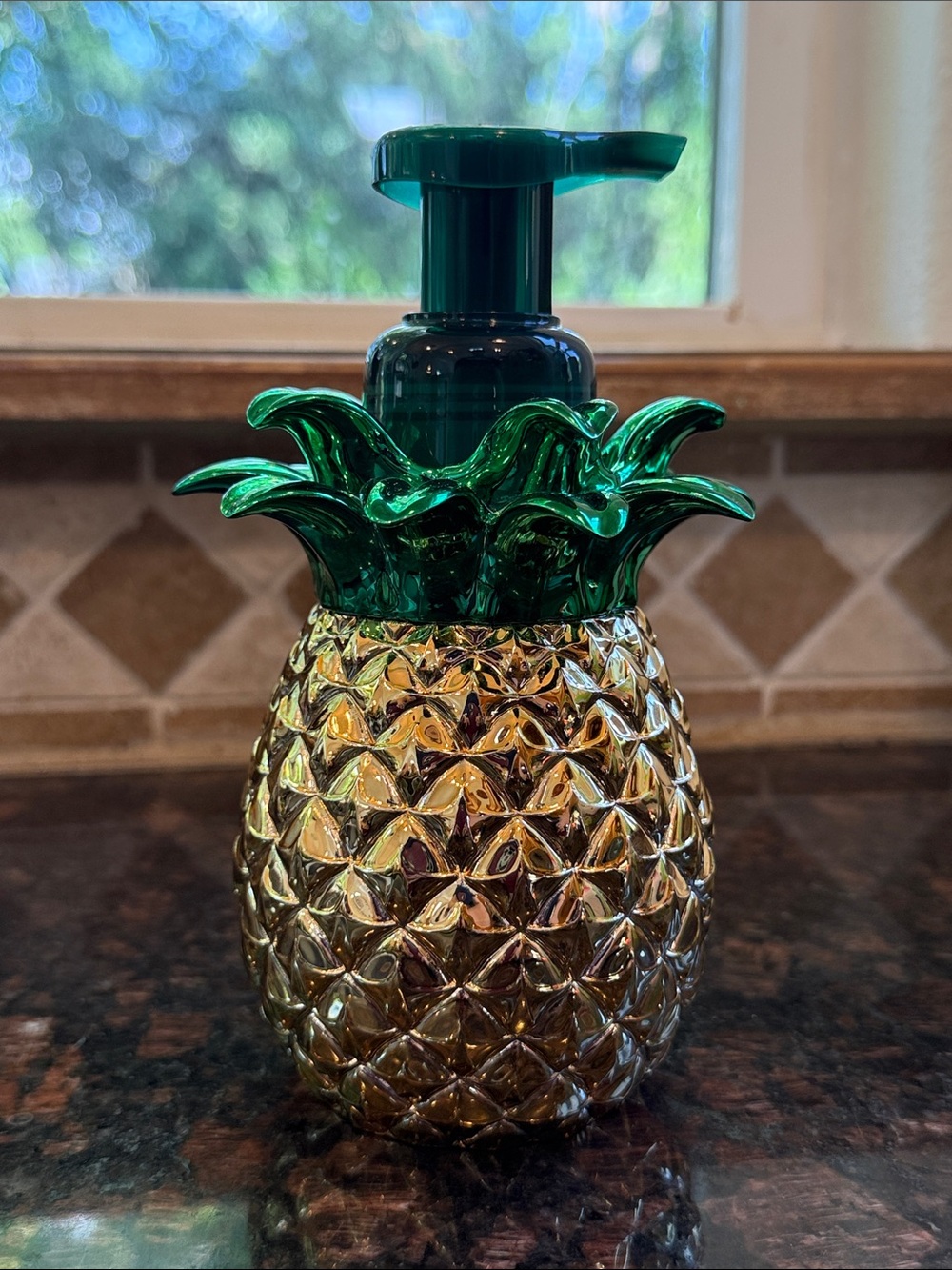 Bath & Body Works Sparkling Pineapple Foaming Soap Pump